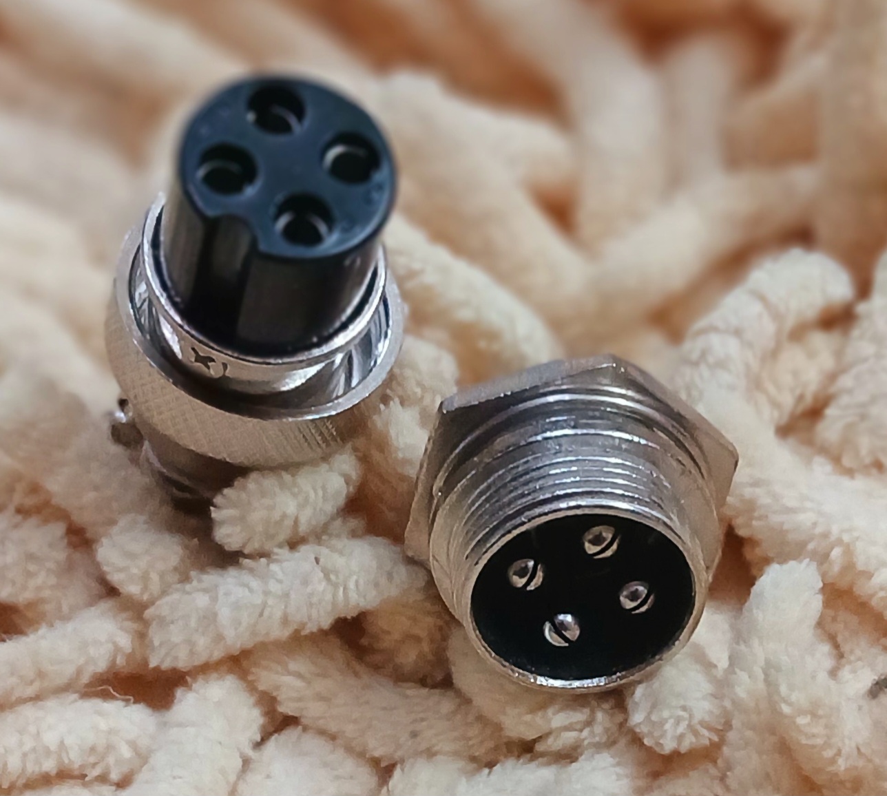 کانکتور نظامی فلزیاب ۴ پین قطر ۱۶